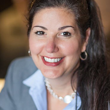 Alisa Neuneker, CIA faculty in New York—Associate Professor, Business Management.