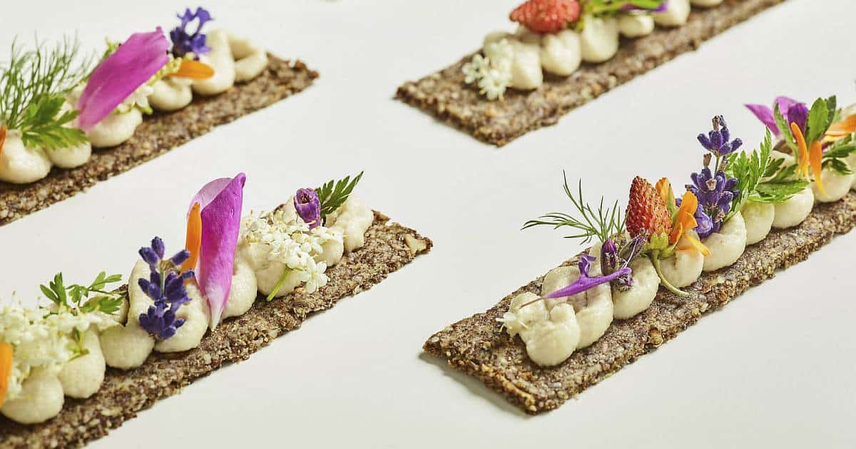 flax seed almond crackers og image