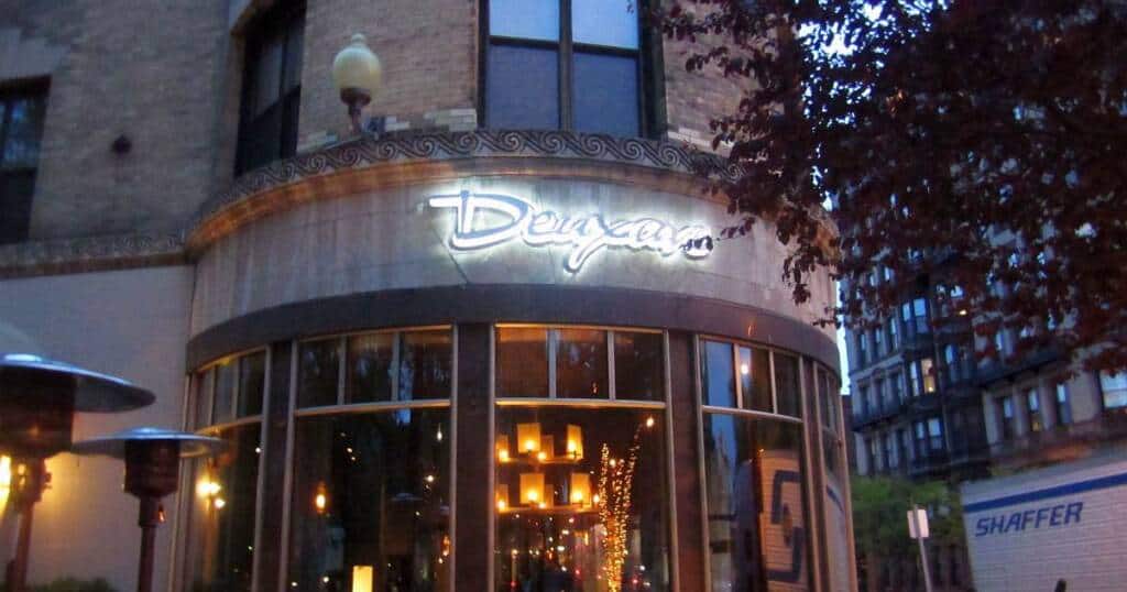 how to stage restaurant