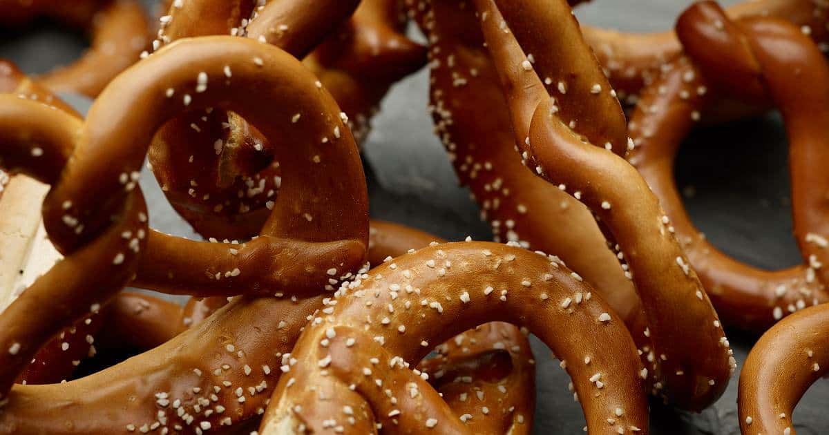 soft pretzel recipe og image