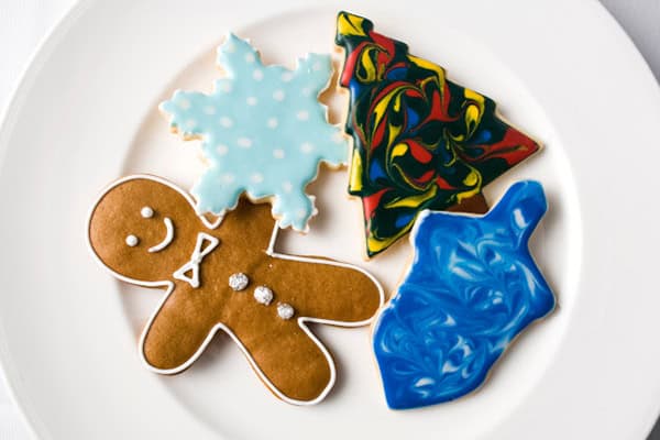 Encourage a Potluck Style Party Encourage a Potluck Style Party - CIA Holiday Cookies
