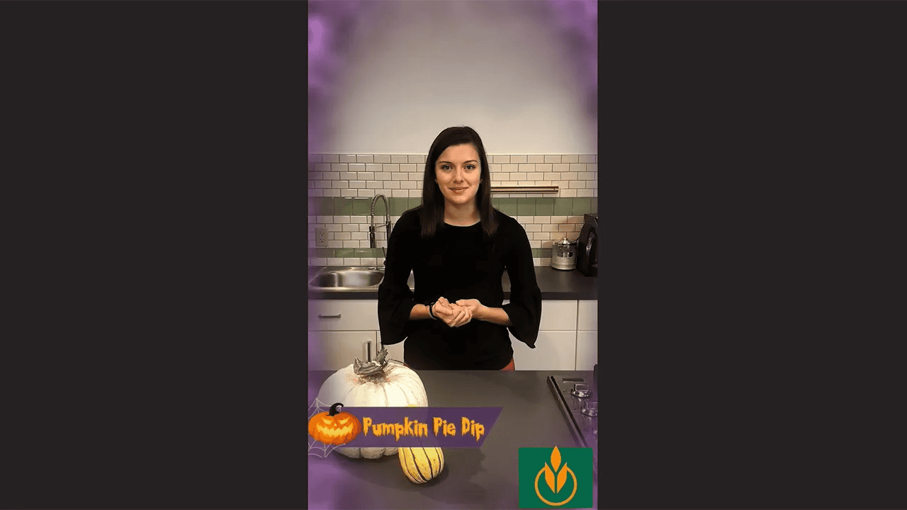 Simply Jules Halloween Hack—Pumpkin Pie Dip