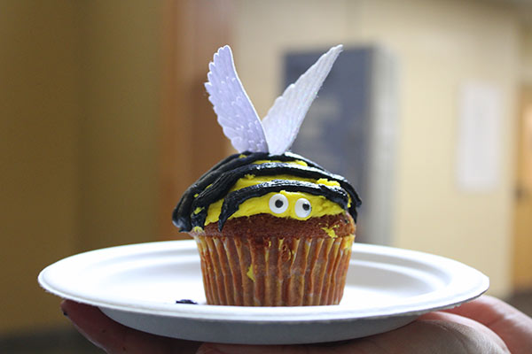 Image of a cupcake designed in honor of CIA mascot Sting.