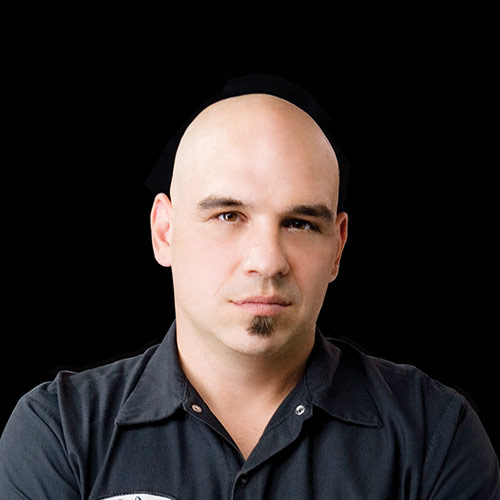 Image of CIA alum Michael Symon ’90.