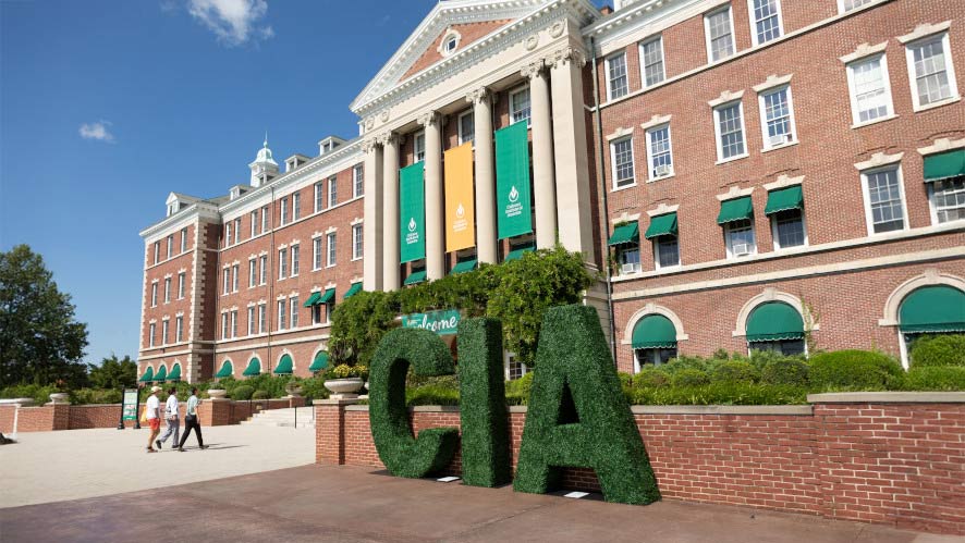 Image of CIA students outside Roth Hall.