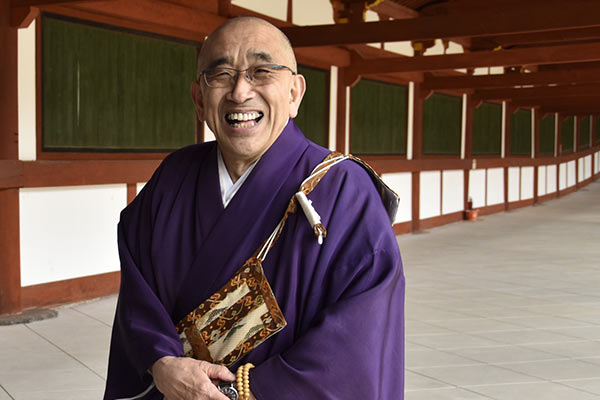 Image of Monk Sanagawa at the Tōdai-ji Temple on CIA’s Japanese Cuisine concentration 10-day trip.
